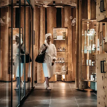 Werdenfelserei מלון 4*