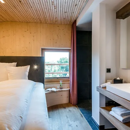 Werdenfelserei מלון 4*